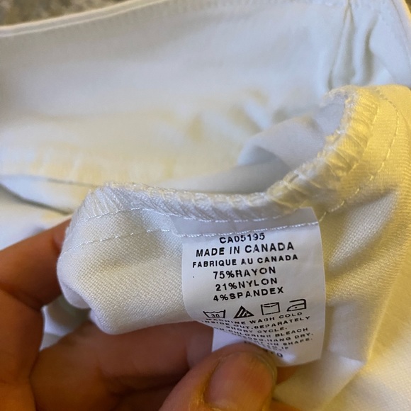 New without tags skinny leg pant - Picture 2 of 4